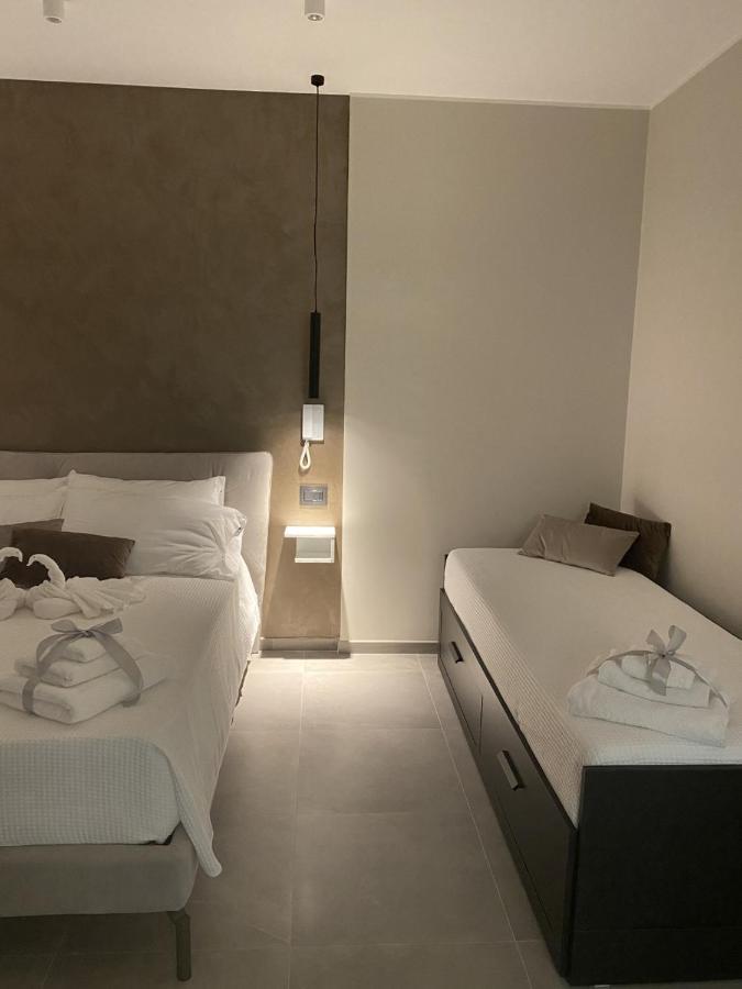 Liberty Lodge トロペーア エクステリア 写真
